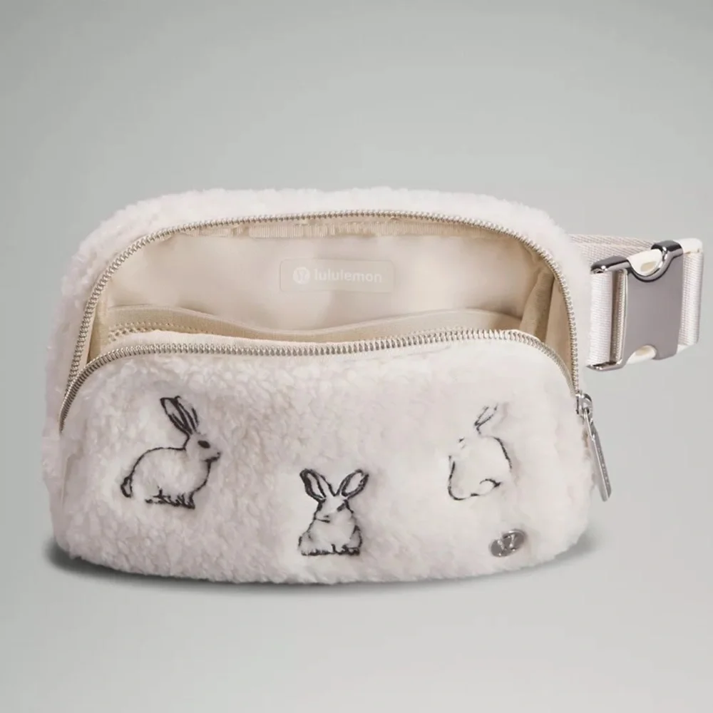 NWT Lululemon Exclusive New Year Fleece Everywhere Belt Bag - Picture 6 of 9